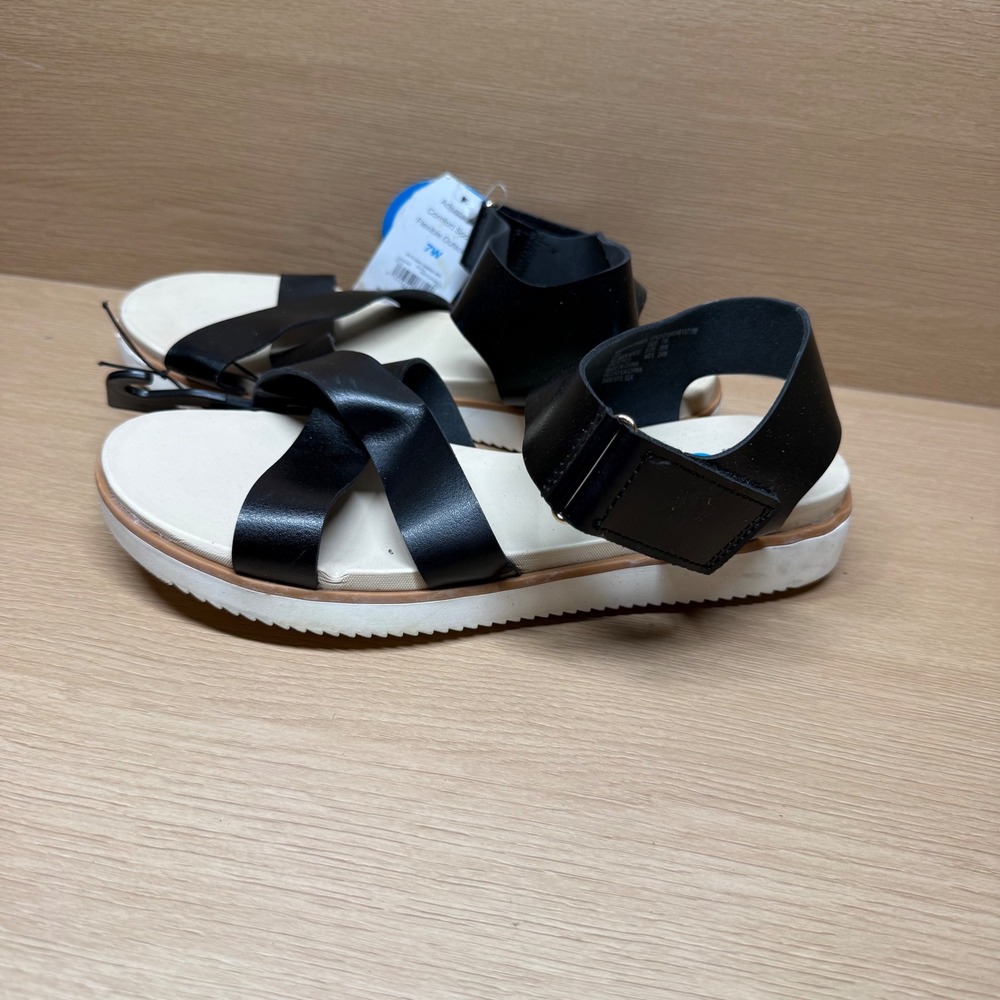 Time and Tru Black Comfort‎ Sandals Women 7W Wide Width Criss Cross Strappy New